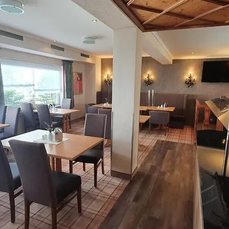 Goebel's Gaestehaus Am Park Отель 3*