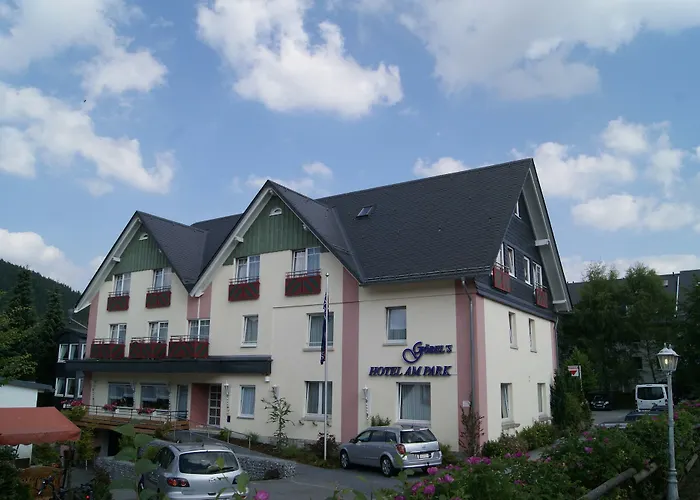 호텔 Goebel's Gaestehaus Am Park 3*